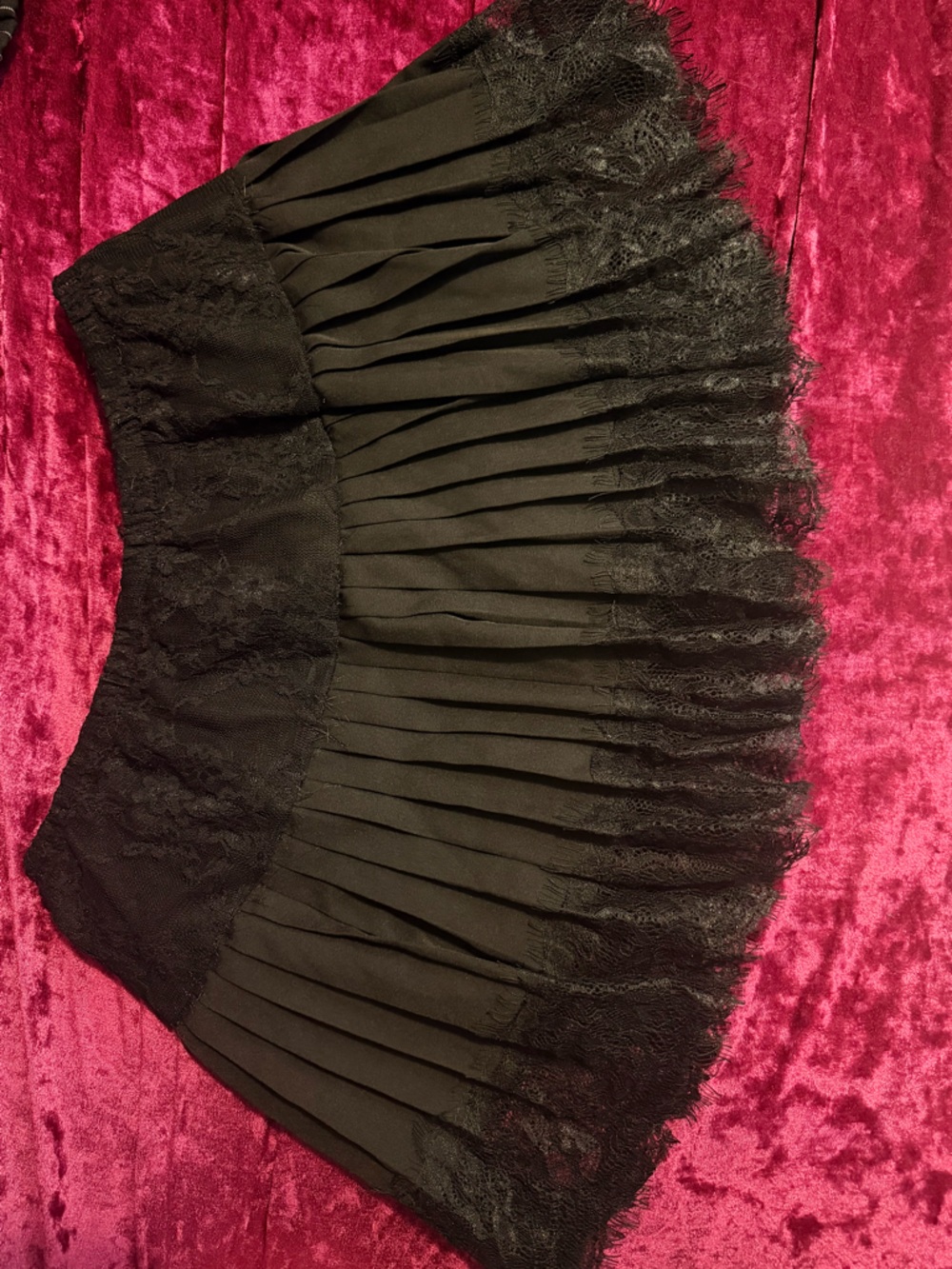 Black Lace-Trim Pleated Mini Skirt